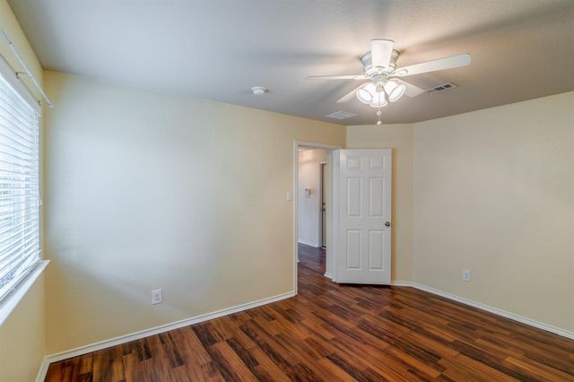 328 Baldwin ST, Hutto, TX 78634