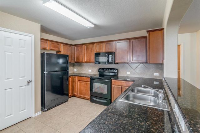 328 Baldwin ST, Hutto, TX 78634