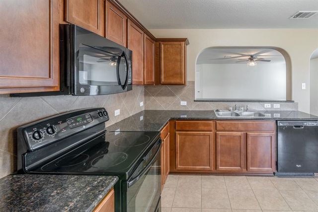 328 Baldwin ST, Hutto, TX 78634