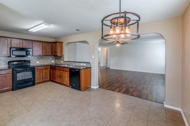 328 Baldwin ST, Hutto, TX 78634