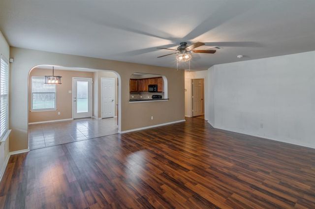 328 Baldwin ST, Hutto, TX 78634