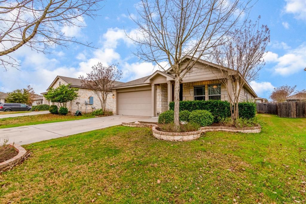 328 Baldwin ST, Hutto, TX 78634