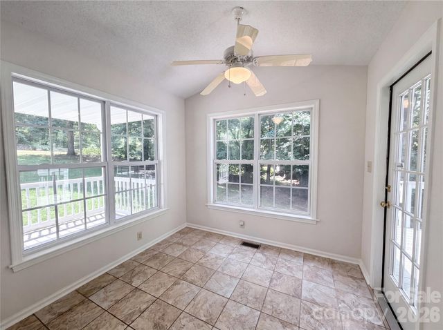 221 Grandview Drive, Statesville, NC 28677