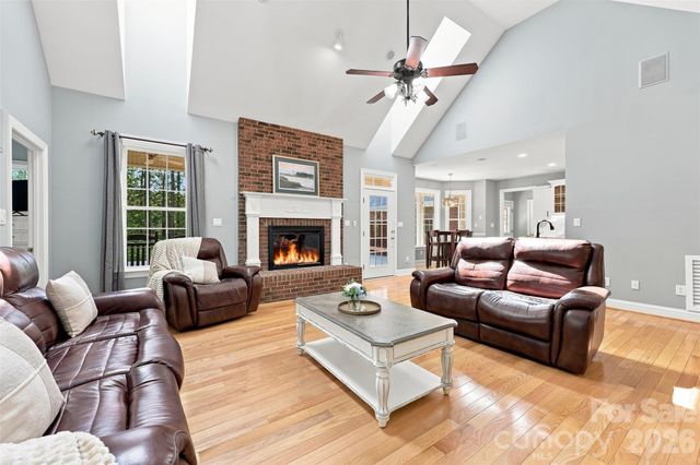 2290 Northview Harbour Drive, Sherrills Ford, NC 28673