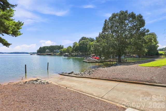 2290 Northview Harbour Drive, Sherrills Ford, NC 28673