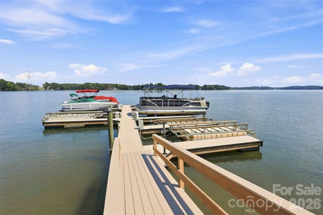2290 Northview Harbour Drive, Sherrills Ford, NC 28673