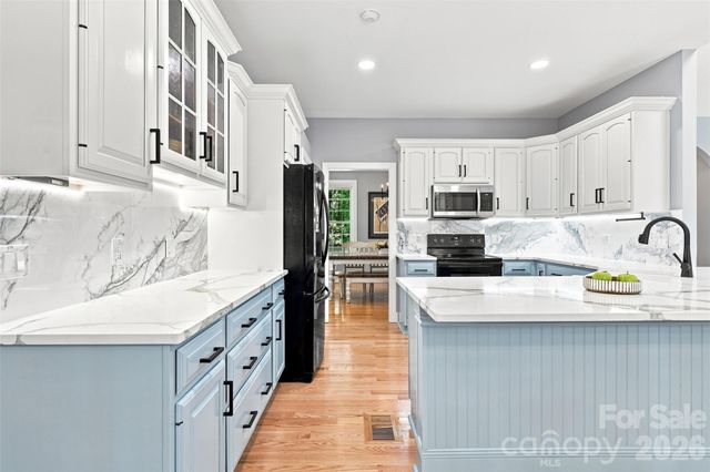 2290 Northview Harbour Drive, Sherrills Ford, NC 28673