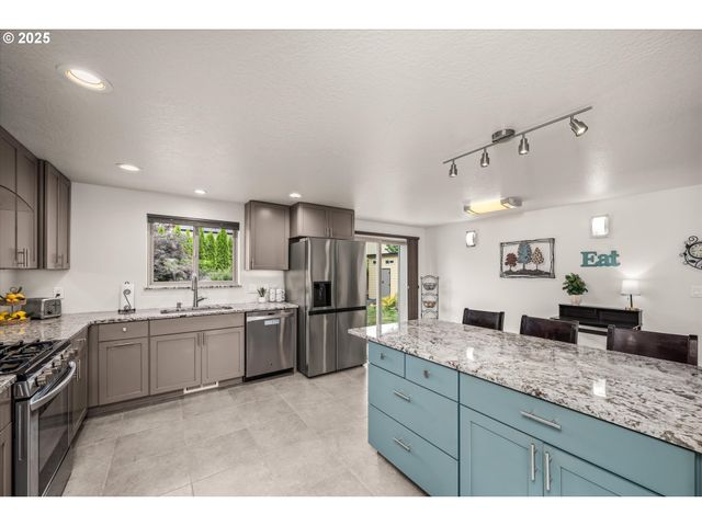 155 Hillview Ln 1, Eugene, OR 97408