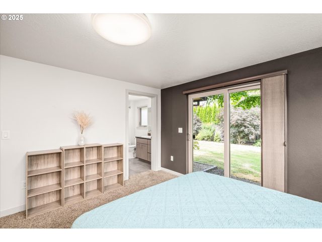 155 Hillview Ln 1, Eugene, OR 97408