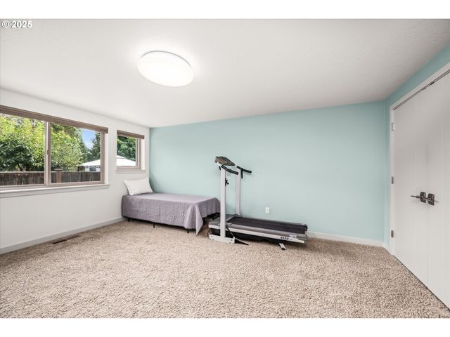 155 Hillview Ln 1, Eugene, OR 97408