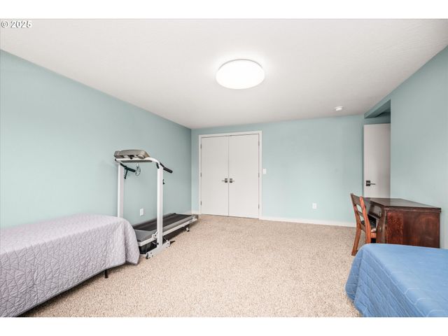 155 Hillview Ln 1, Eugene, OR 97408