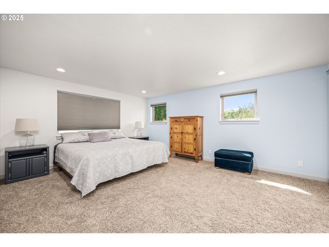 155 Hillview Ln 1, Eugene, OR 97408