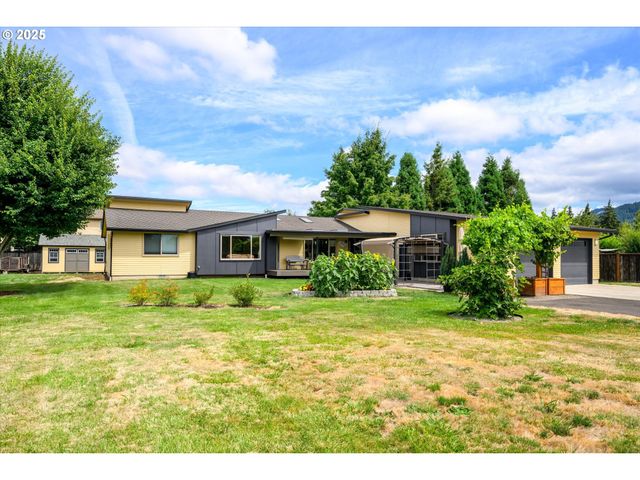 155 Hillview Ln 1, Eugene, OR 97408