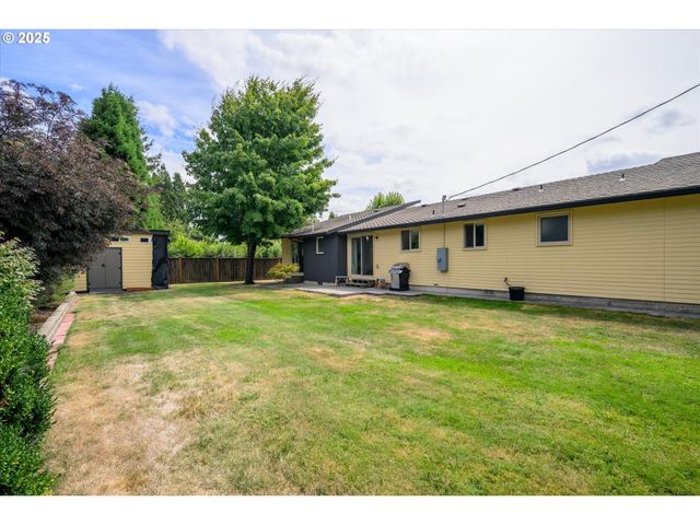 155 Hillview Ln 1, Eugene, OR 97408