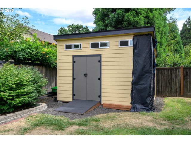 155 Hillview Ln 1, Eugene, OR 97408