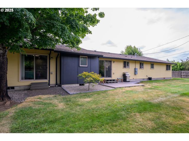 155 Hillview Ln 1, Eugene, OR 97408