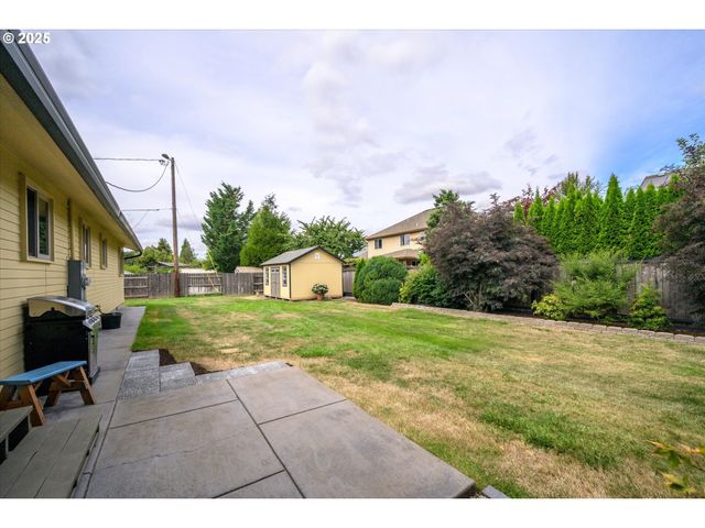 155 Hillview Ln 1, Eugene, OR 97408