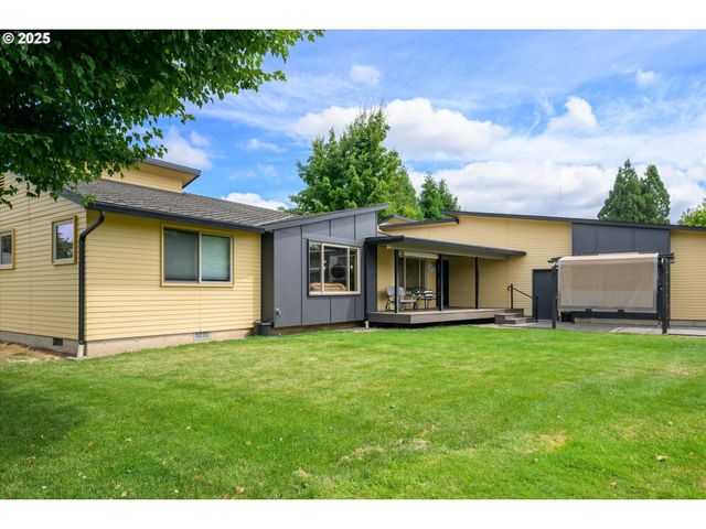 155 Hillview Ln 1, Eugene, OR 97408