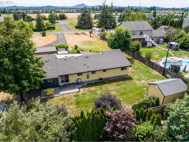 155 Hillview Ln 1, Eugene, OR 97408