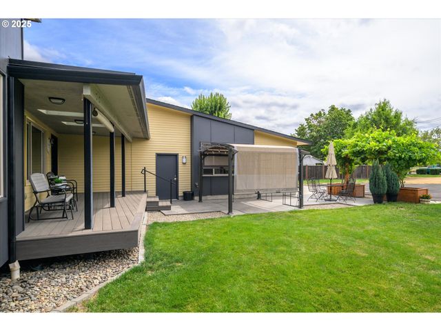 155 Hillview Ln 1, Eugene, OR 97408