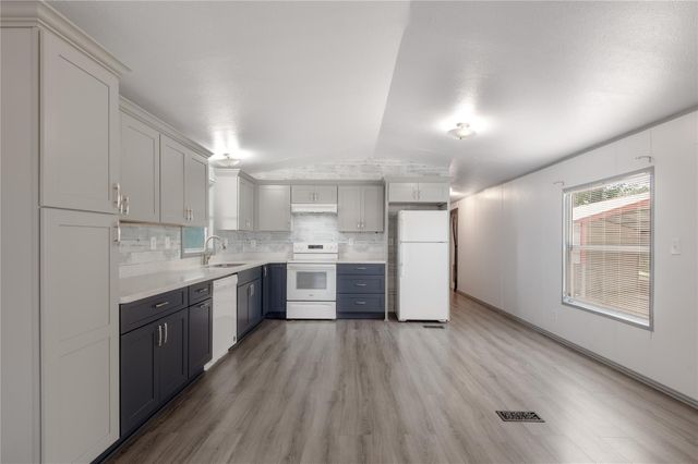 21 Oahu Court, Point Blank, TX 77364