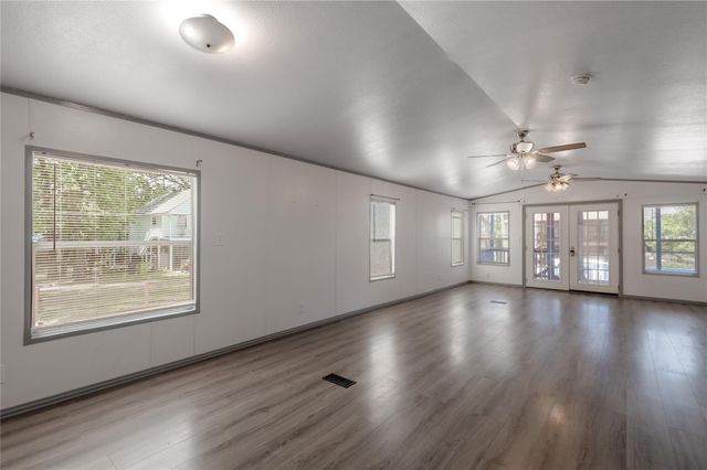21 Oahu Court, Point Blank, TX 77364