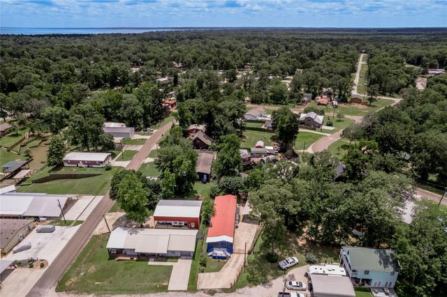 21 Oahu Court, Point Blank, TX 77364
