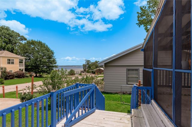 21 Oahu Court, Point Blank, TX 77364