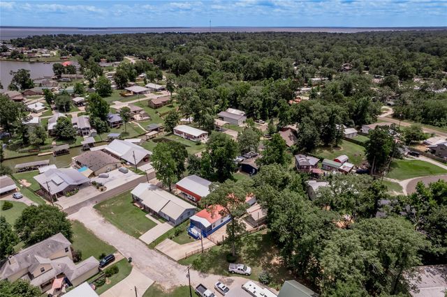 21 Oahu Court, Point Blank, TX 77364