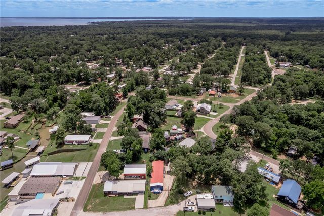 21 Oahu Court, Point Blank, TX 77364