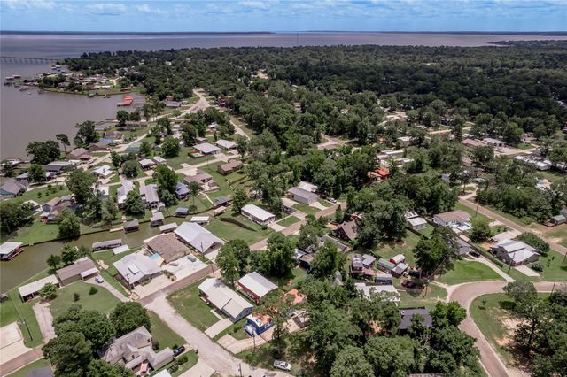21 Oahu Court, Point Blank, TX 77364