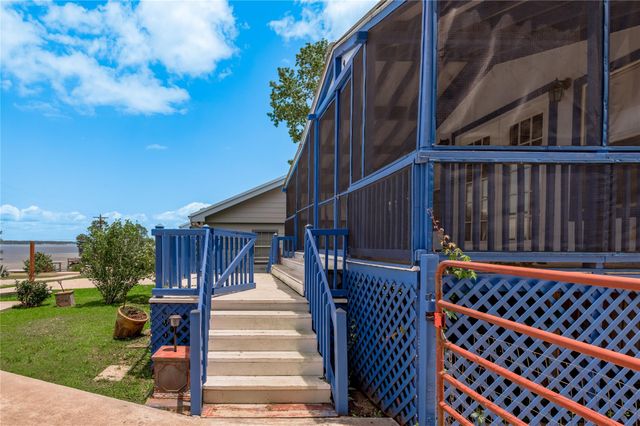 21 Oahu Court, Point Blank, TX 77364