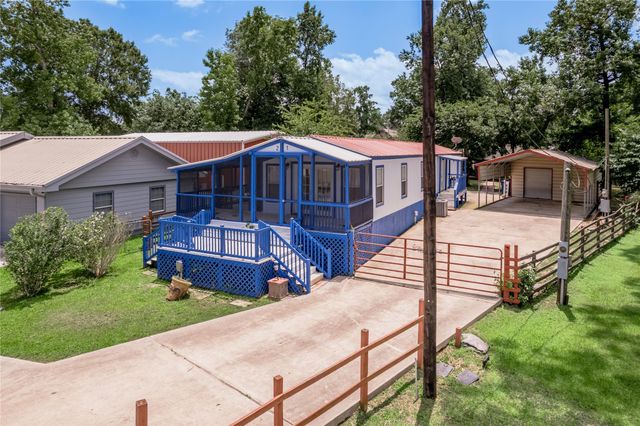 21 Oahu Court, Point Blank, TX 77364