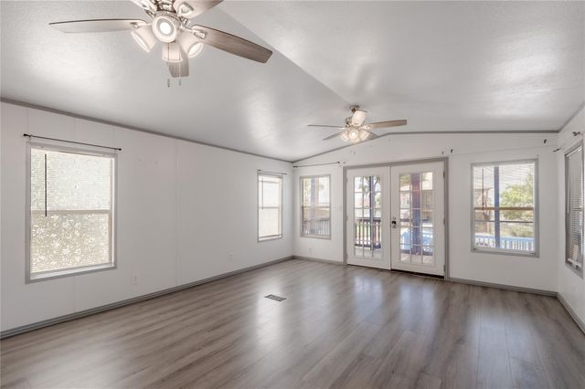 21 Oahu Court, Point Blank, TX 77364