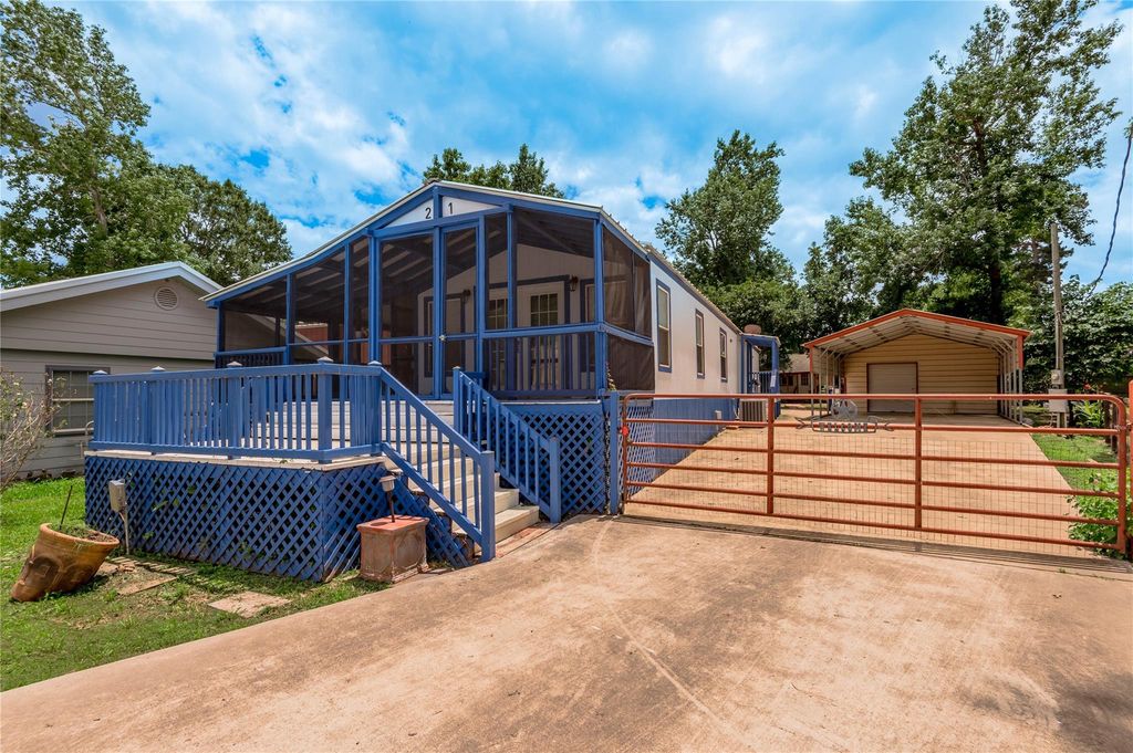 21 Oahu Court, Point Blank, TX 77364