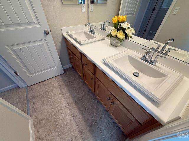 4344 Vanguard Drive, Modesto, CA 95356