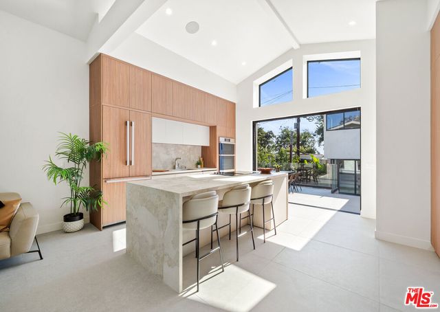 8982 Norma Place, West Hollywood, CA 90069