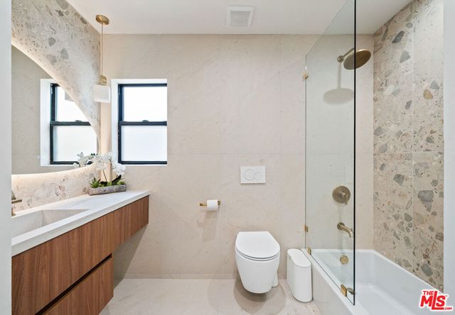 8982 Norma Place, West Hollywood, CA 90069