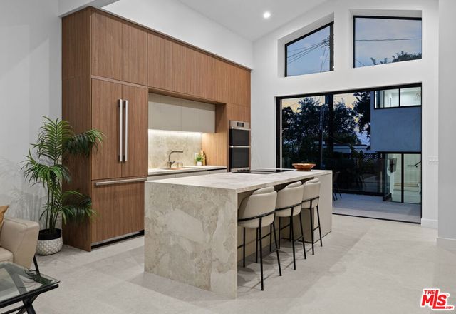 8982 Norma Place, West Hollywood, CA 90069