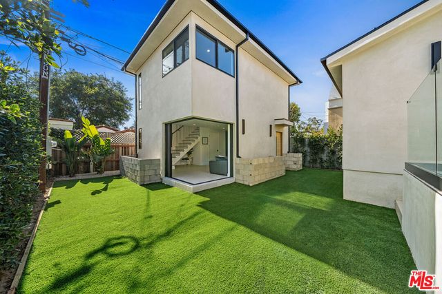 8982 Norma Place, West Hollywood, CA 90069