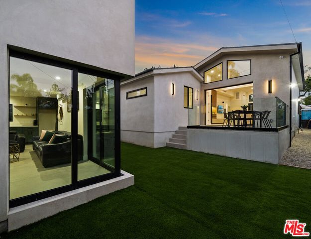 8982 Norma Place, West Hollywood, CA 90069