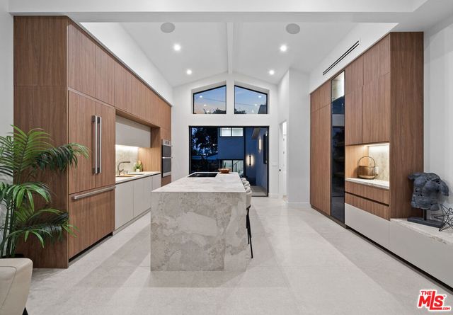 8982 Norma Place, West Hollywood, CA 90069