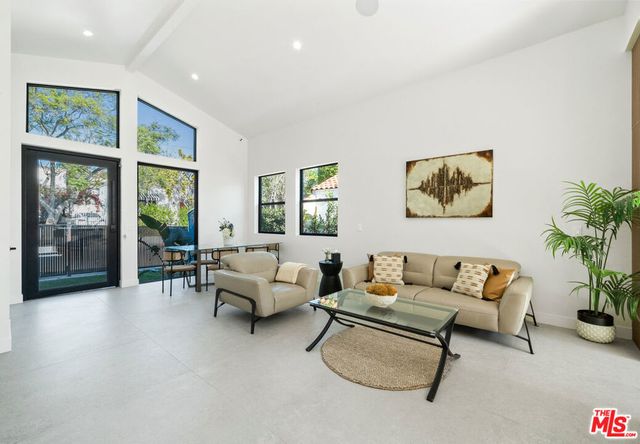 8982 Norma Place, West Hollywood, CA 90069