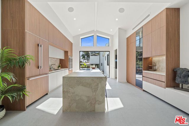 8982 Norma Place, West Hollywood, CA 90069