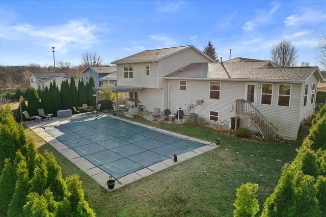 502 Lorraine Drive, Edgerton, WI 53534