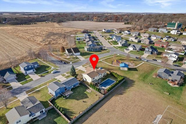 502 Lorraine Drive, Edgerton, WI 53534