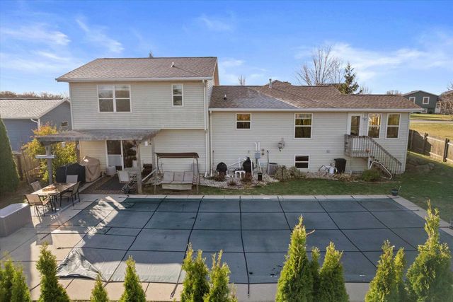 502 Lorraine Drive, Edgerton, WI 53534