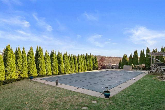 502 Lorraine Drive, Edgerton, WI 53534