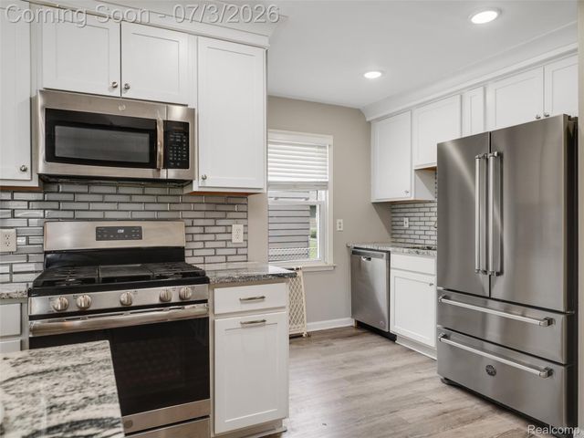 2798 Royal Avenue, Berkley, MI 48072