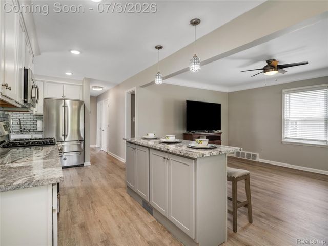 2798 Royal Avenue, Berkley, MI 48072